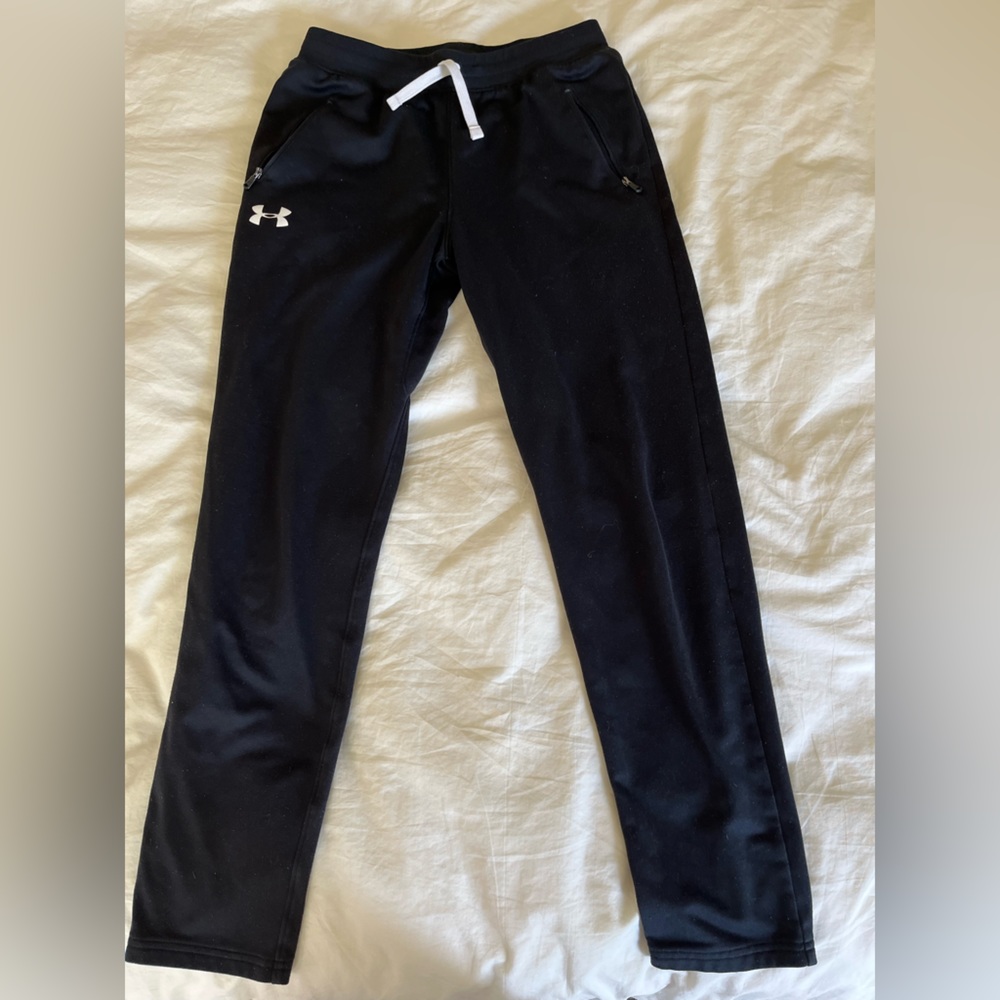 Youth Under Armor Black Brawler type pant, size XL. GUC. 100 percent polyester